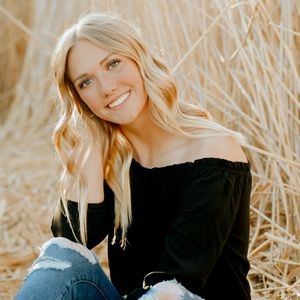 Meet your Posher, Abby